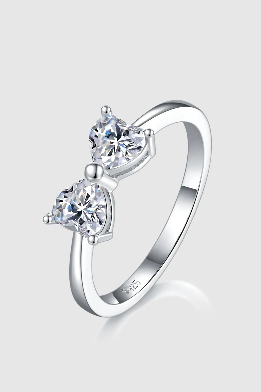 Trendsi 1 carat moissanite bow ring in silver with two heart-shaped stones