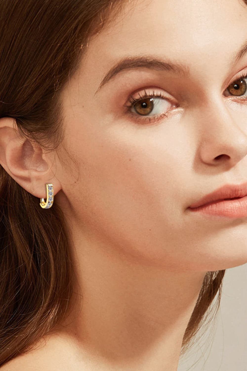 Trendsi 1 Carat Moissanite Earrings in a Stylish Gold Design for Everyday Wear