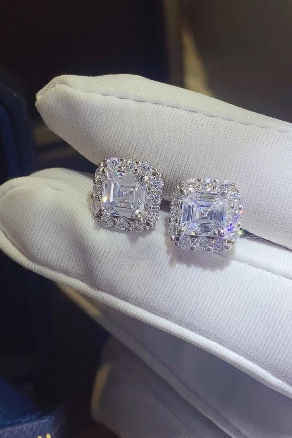 Trendsi 2 carat moissanite earrings in a classic square design with sparkling halo setting