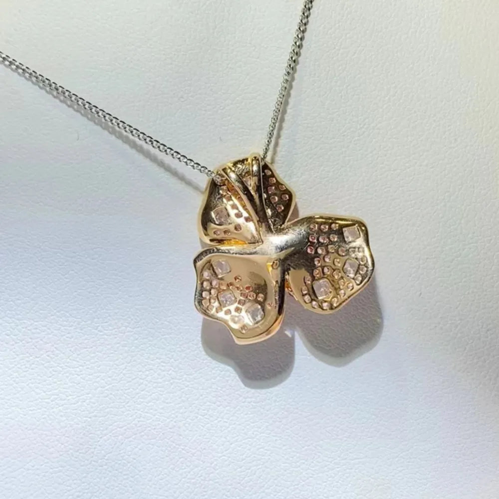 Trendsi 2 carat moissanite floral pendant in gold with delicate floral design