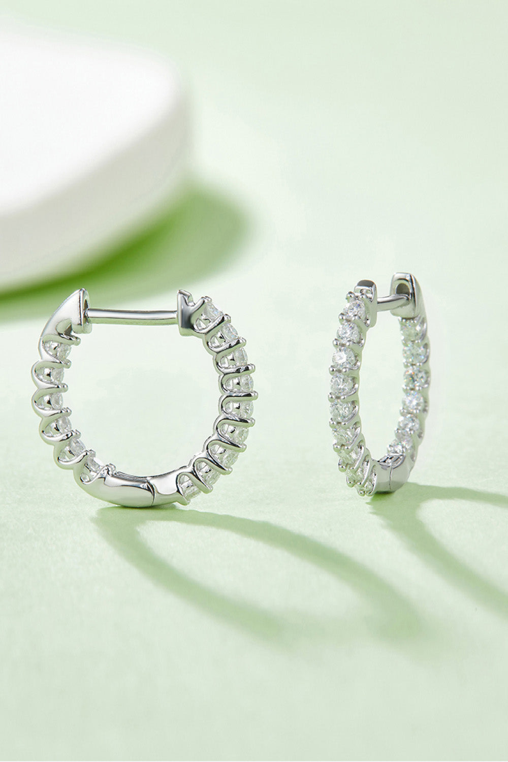 Trendsi 925 silver moissanite hoops with a sparkling design for elegant jewelry lovers