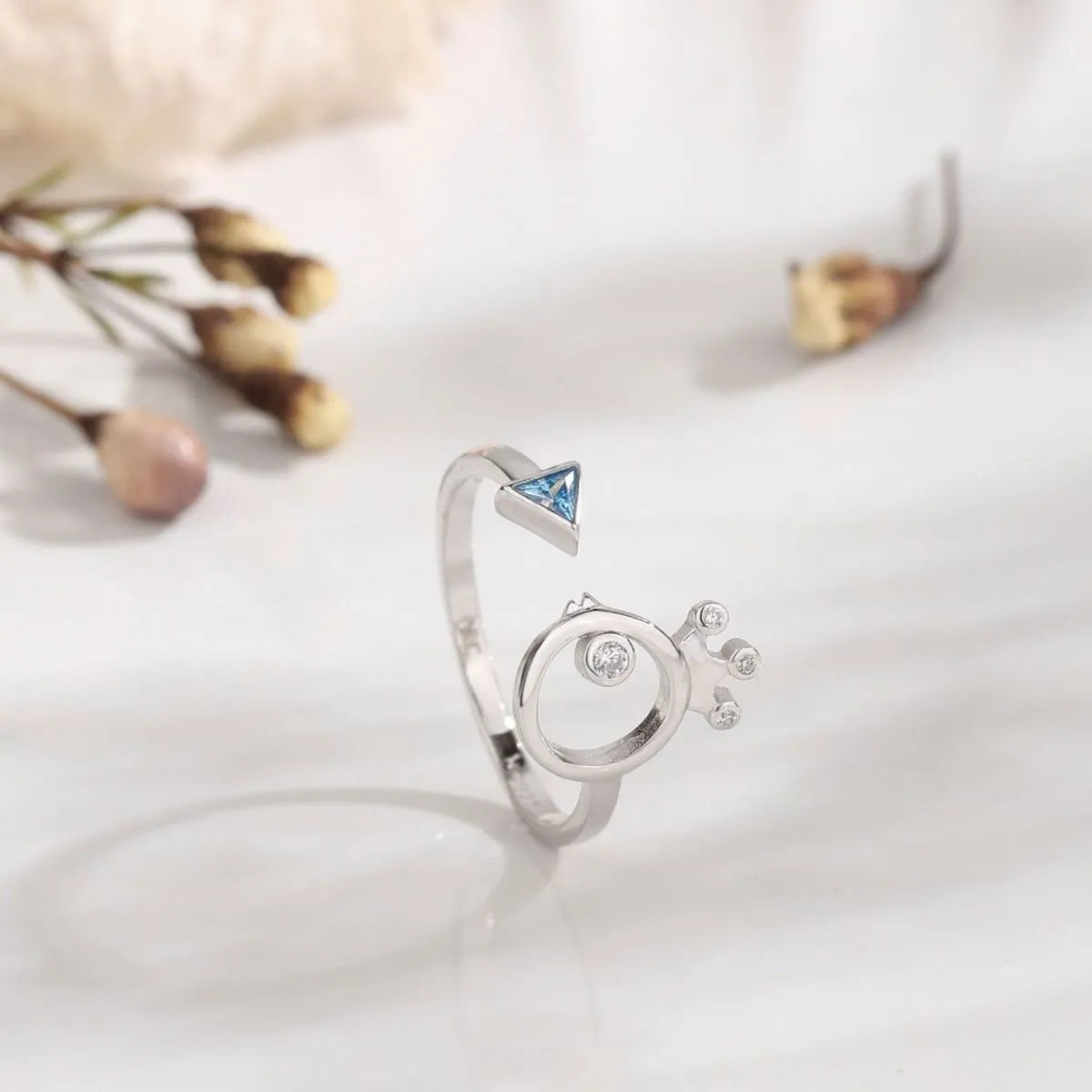 Trendsi 925 sterling silver zircon ring with unique design and sparkling accents