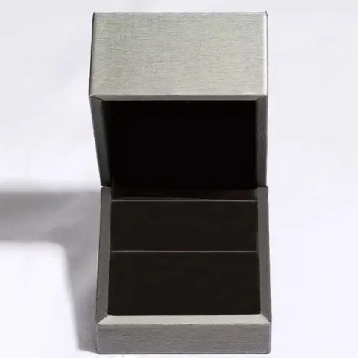 Trendy open jewelry box ready for elegant pearl jewelry display with a sleek design