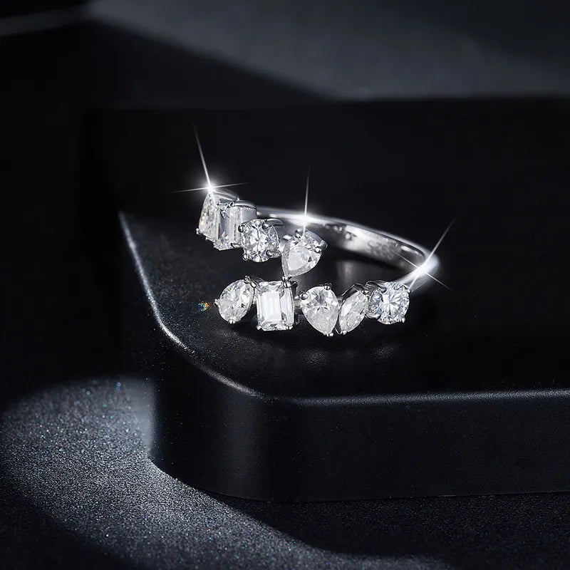 Trendsi 2.6 Carat Moissanite Ring with sparkling stones in elegant setting for a stunning look