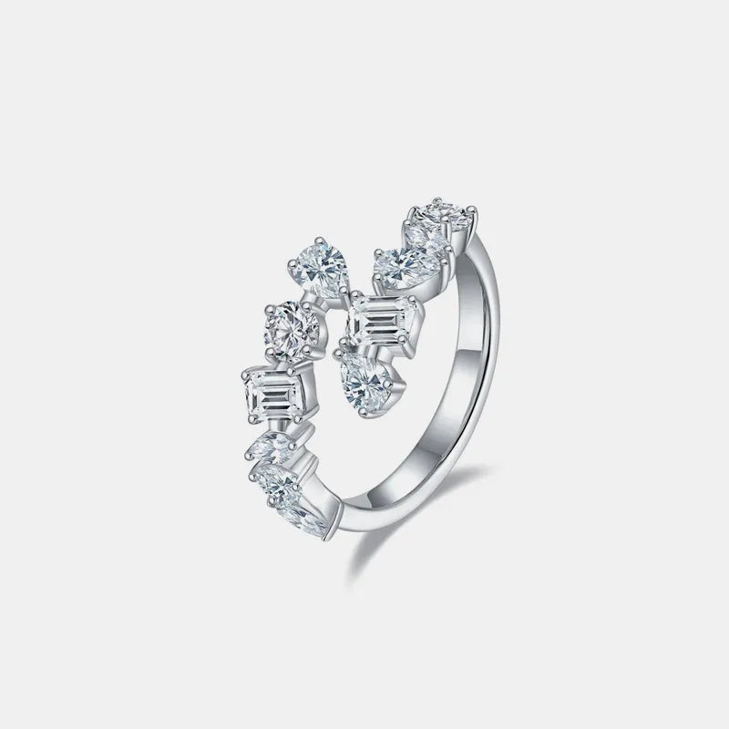 Elegant 2.6 Carat Moissanite Ring in Silver with Sparkling Gemstones for Timeless Beauty