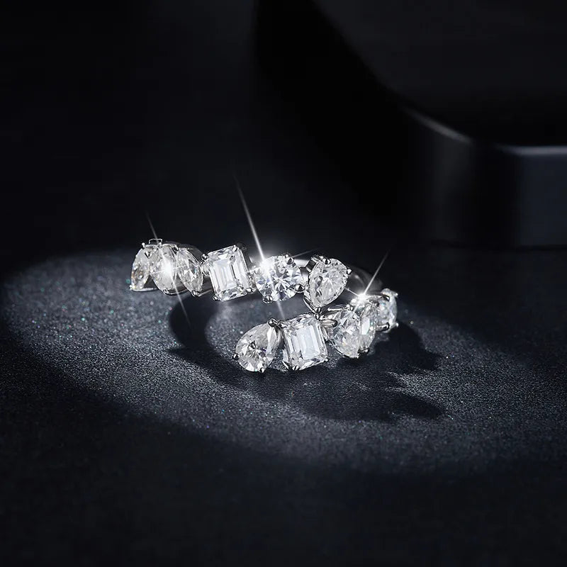 Stunning 2.6 Carat Moissanite Ring with Sparkling Gemstones for Elegant Jewelry Lovers