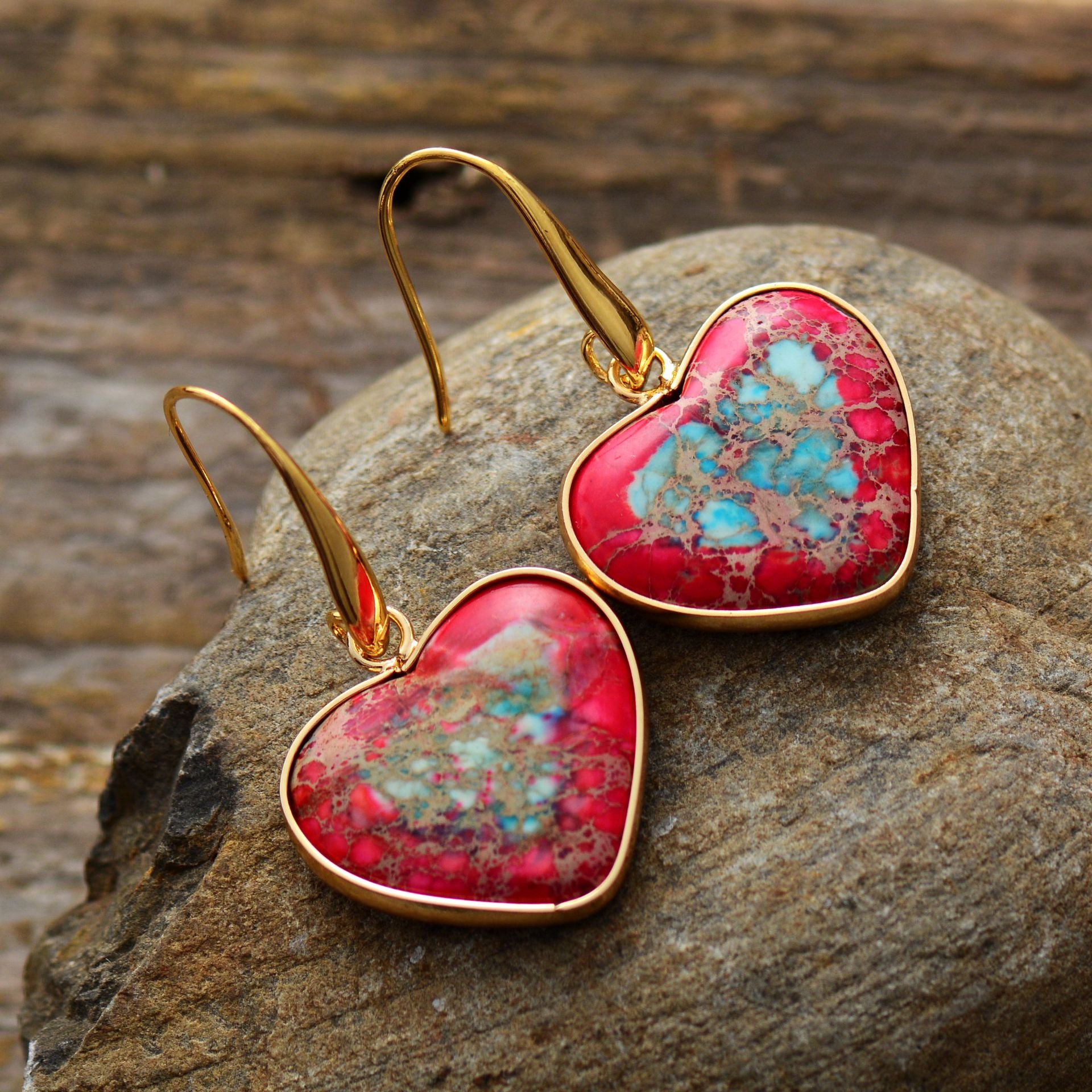 Trendsi natural stone heart earrings in vibrant pink and turquoise design with gold accents