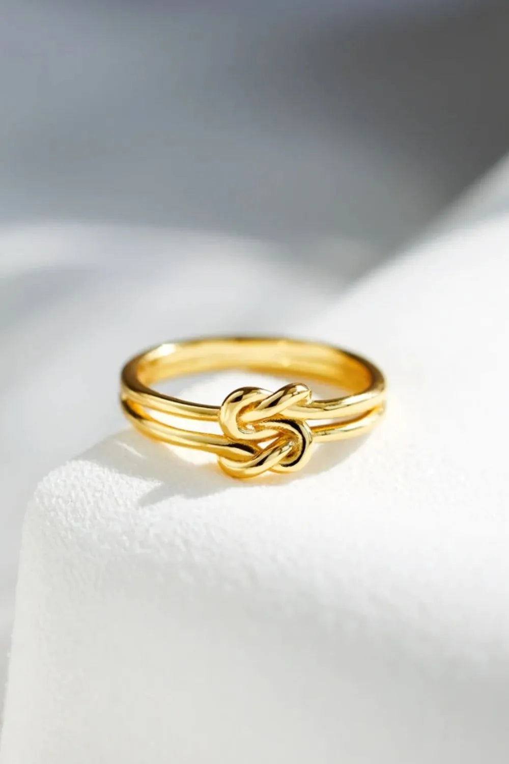Trendsi silver knot design ring with a unique twisted style for elegant accessories
