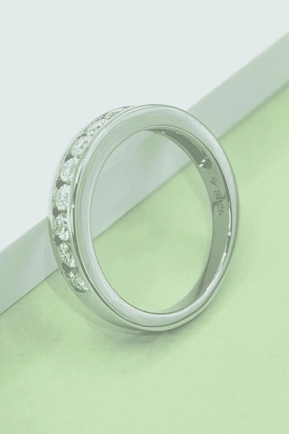 Trendsi Silver Moissanite Wedding Band with Elegant Design and Sparkling Gemstones