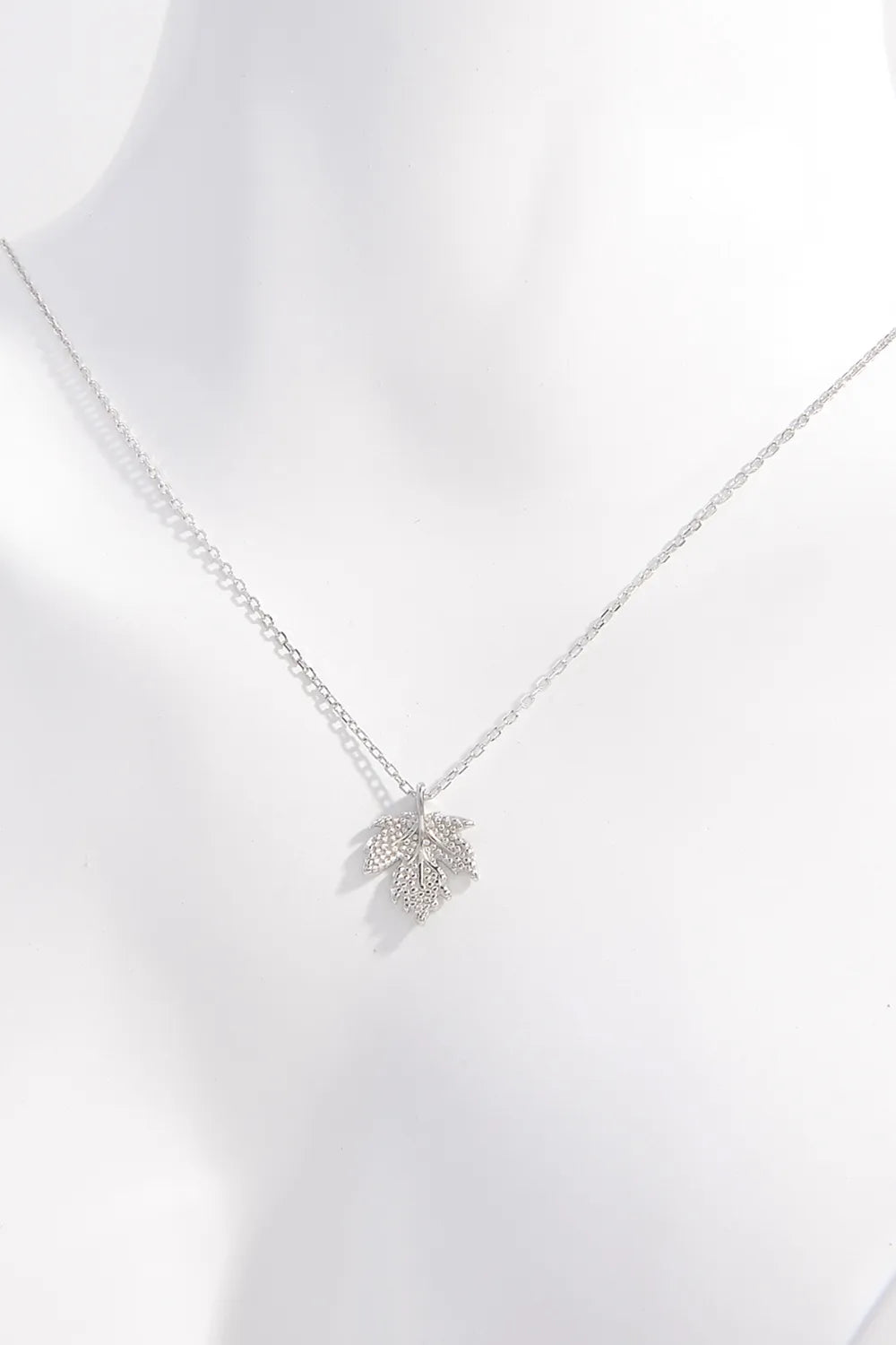 Trendsi Sterling Silver Maple Leaf Necklace with delicate chain and detailed leaf design