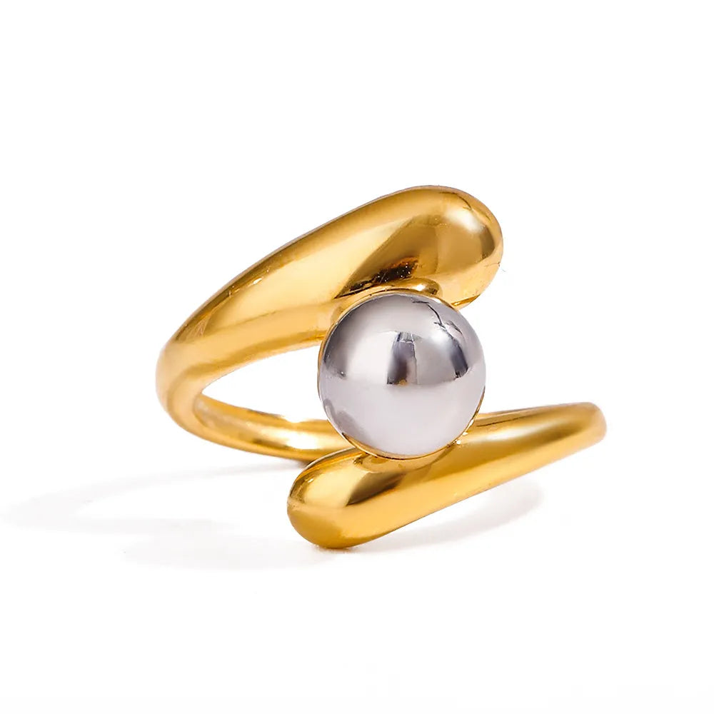 Trendsi two-tone twisted ring with a shiny silver pearl detail for a stylish accessory