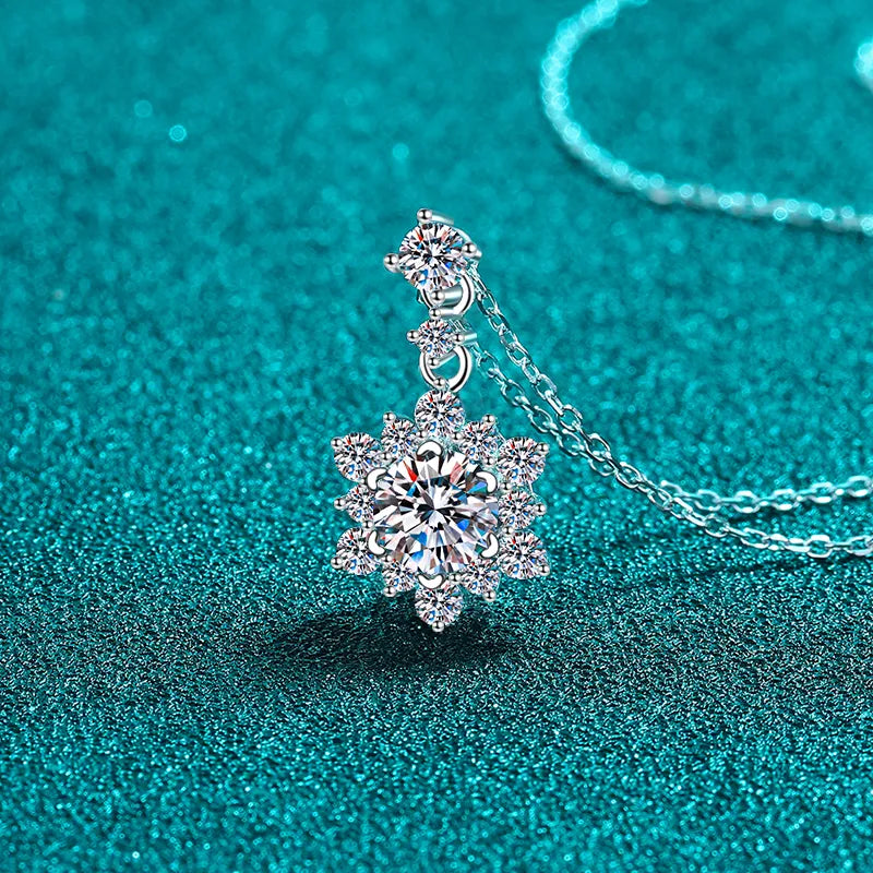 Trendsi 1 Carat Moissanite Necklace with Floral Design and Sparkling Accents