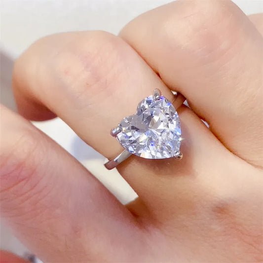 Trendsi 5 carat heart shape moissanite ring showcased on a hand for elegant jewelry lovers