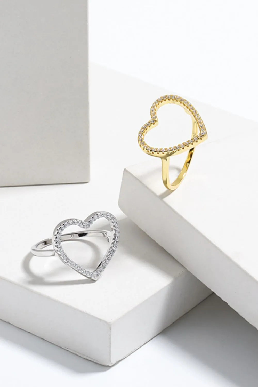 Trendsi 925 sterling silver heart ring set with sparkling accents for a stylish look