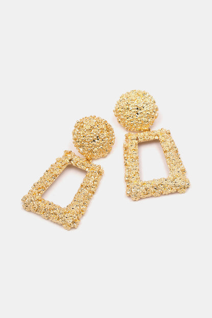 Trendsi geometric dangle earrings in gold with textured shapes for stylish jewelry lovers