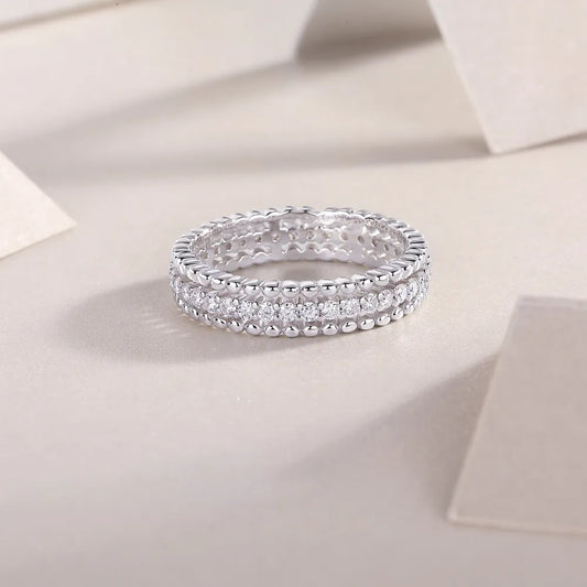 Trendsi Moissanite Wedding Band with Sparkling Stones and Elegant Design for Timeless Beauty