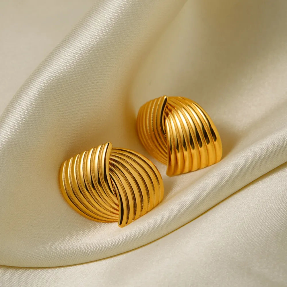 Trendsi textured stud earrings in gold with a unique wavy design for elegant style