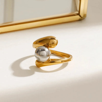 Trendsi Two-Tone Twisted Ring with a Gold and Silver Finish for Stylish Accessorizing